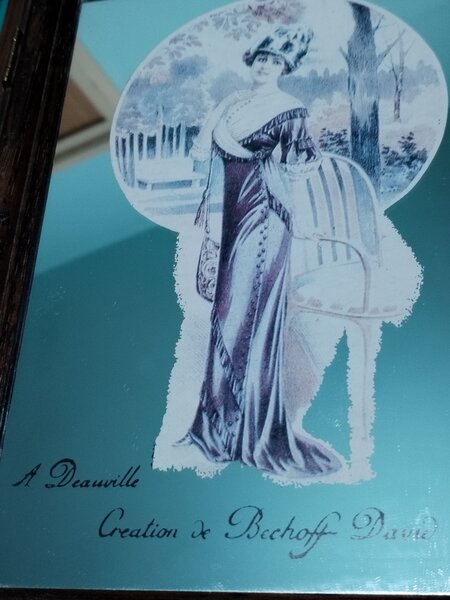 Cutie franceza vintage pentru chei cu oglinda A. Deauville